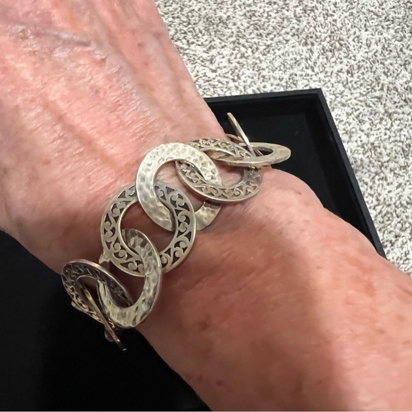 Lois Hill Sterling Silver (925) Circle Link Bracelet with Box and Dust Cover - Picture 5 of 10